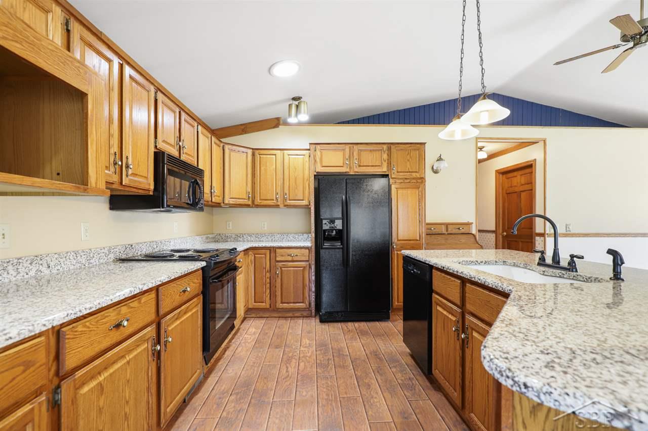 12751 Frost Road Hemlock, MI 48626 - Photo 20 of 87