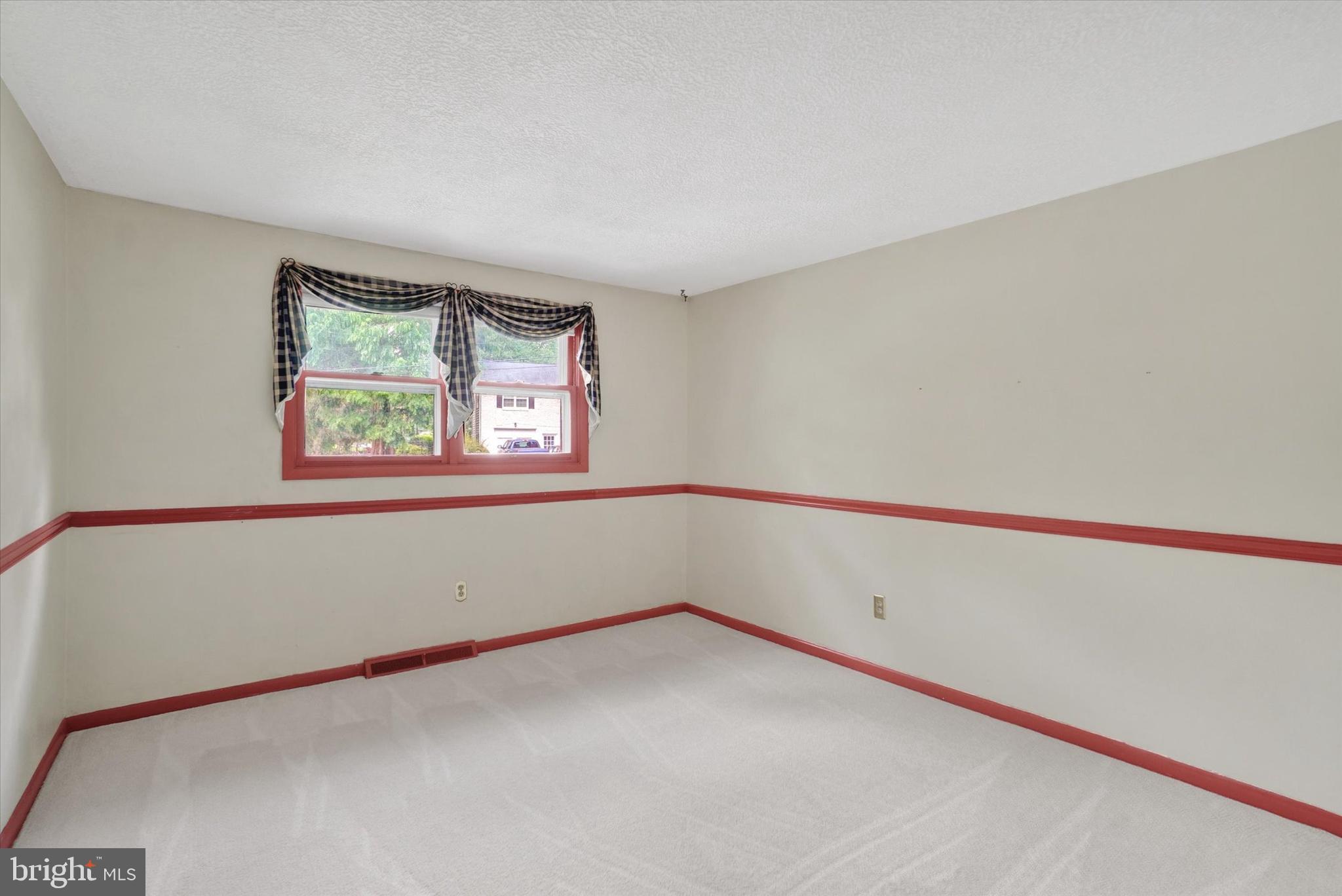 1818 Crestlyn Road York, PA 17403 - Photo 13 of 37 Gallery Image 13