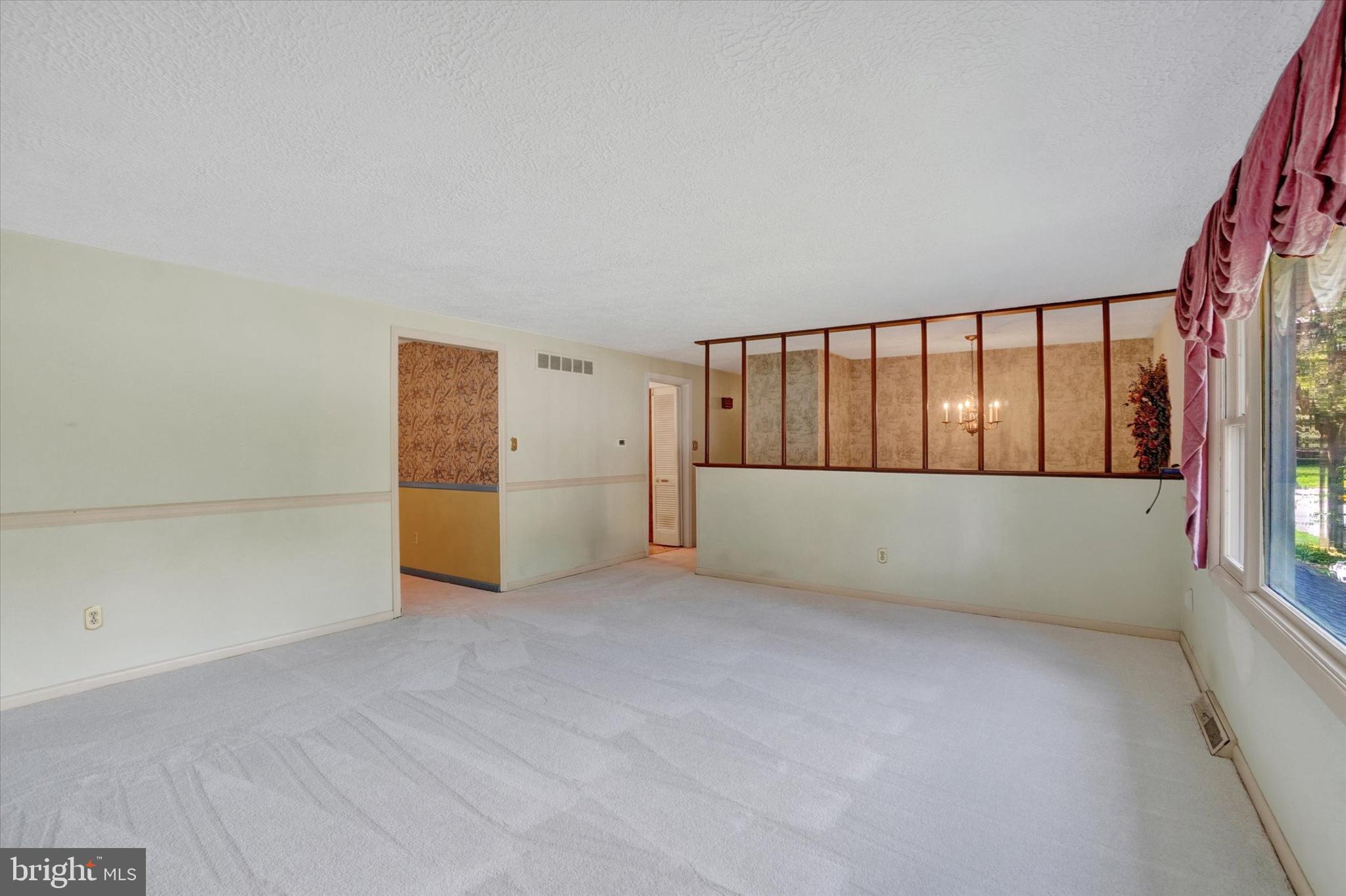 1818 Crestlyn Road York, PA 17403 - Photo 5 of 37 Gallery Image 5