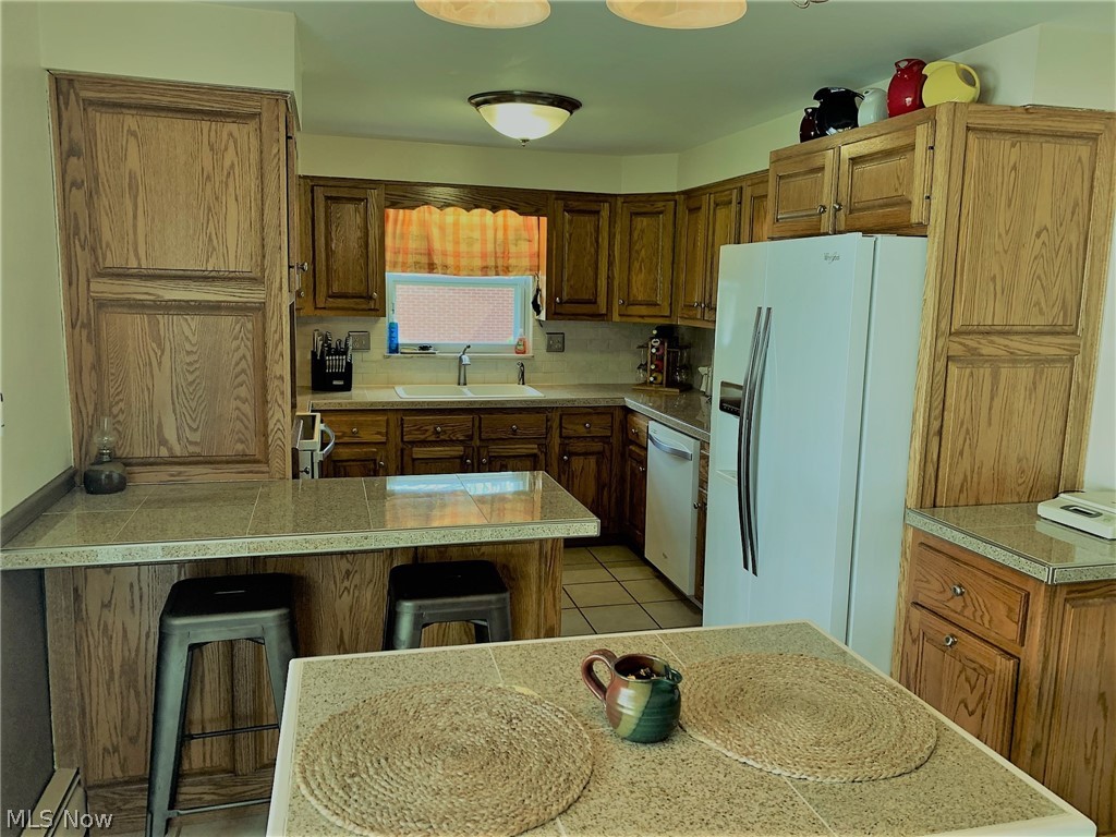 105 Robson Road Marietta, OH 45750 - Photo 14 of 35 Dining to Kitchen