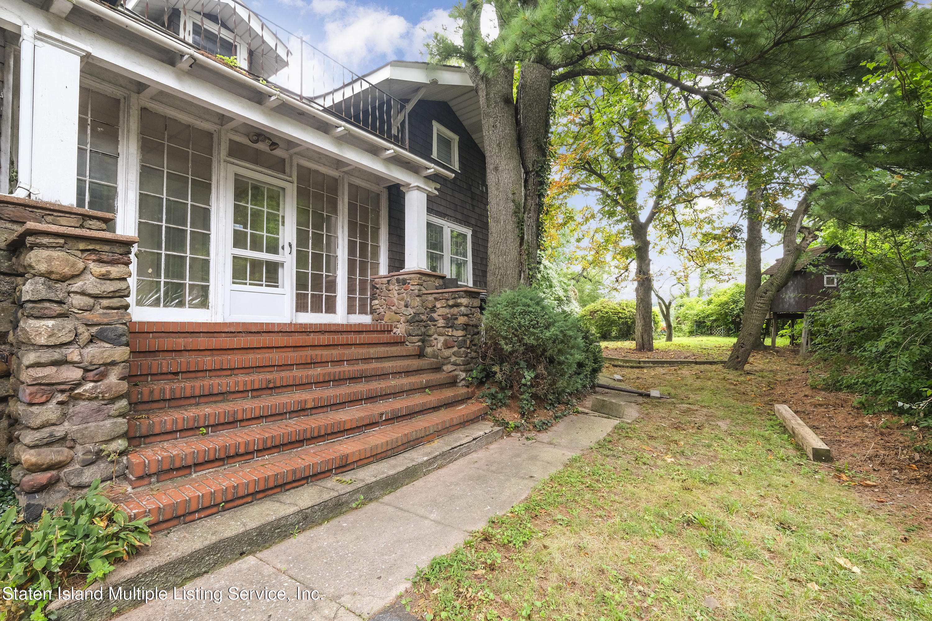 2137 Clove Road Staten Island, NY 10305 - Photo 4 of 26 2137 Clove Rd Staten Island, NY 10305 (0