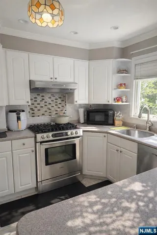 $899,000 | 80 Caruth Avenue, Elmwood Park, NJ 07407