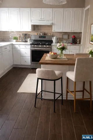 $899,000 | 80 Caruth Avenue, Elmwood Park, NJ 07407