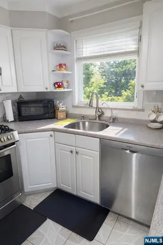 $899,000 | 80 Caruth Avenue, Elmwood Park, NJ 07407