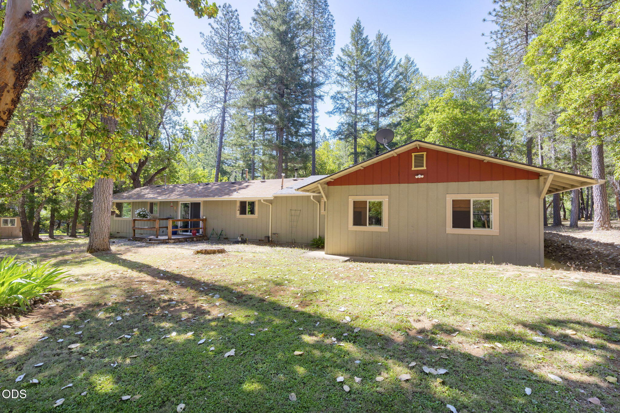 1740 Queens Branch Road Rogue River, OR 97537 - Photo 6 of 63