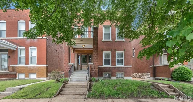 $445,000 | 3305 Pestalozzi Street, St. Louis, MO 63118