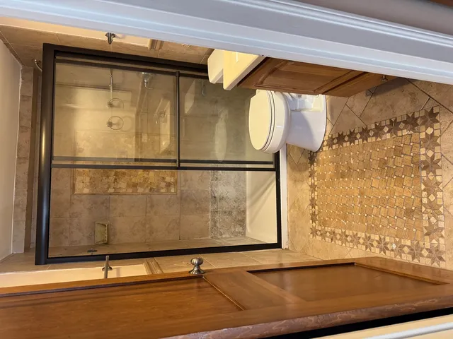 $1,900 | 300 South Roselle Road, Unit 207, Schaumburg, IL 60193