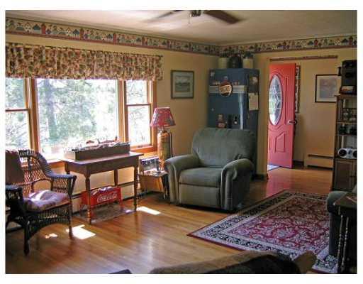 27 Home Farm Road Caribou, ME 04736 - Photo 11 of 25 Living Room.
