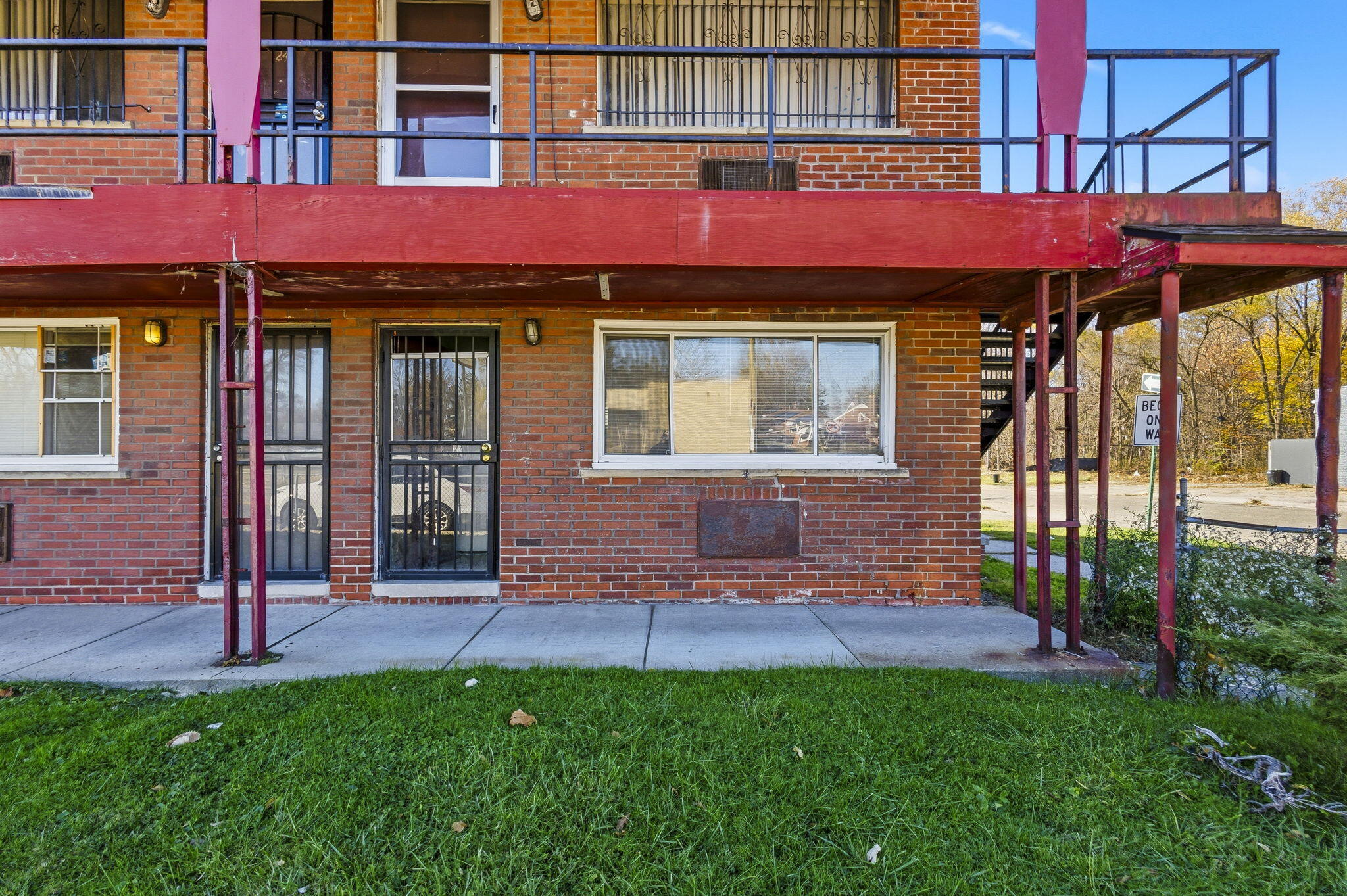 19625 Conant, Unit 12 Detroit, MI 48234 - Photo 2 of 13 3-web-or-mls-Conant_19625 - Front Ext v3