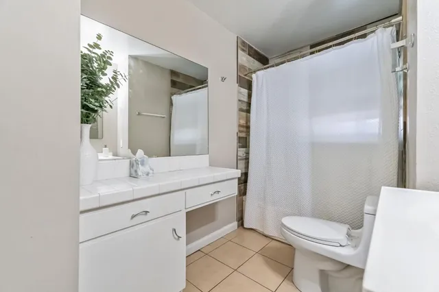 $370,000 | 2333 East Austin Way, Fresno, CA 93726