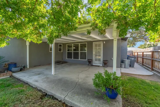 $370,000 | 2333 East Austin Way, Fresno, CA 93726