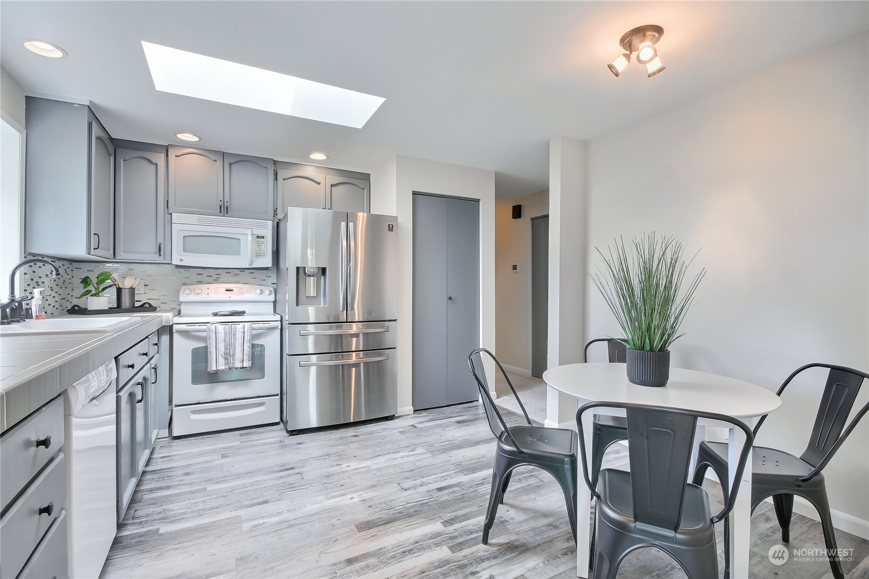 21544 Starbird Road Mount Vernon, WA 98274 - Photo 13 of 40 Gallery Image 13