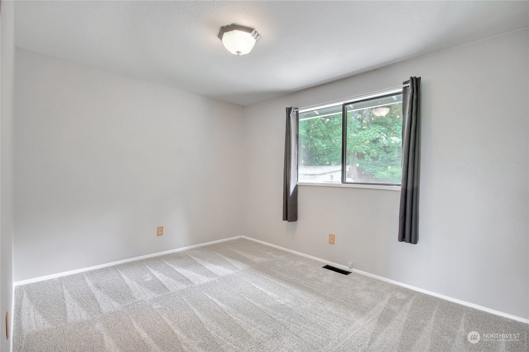 21544 Starbird Road Mount Vernon, WA 98274 - Photo 18 of 40 Gallery Image 18