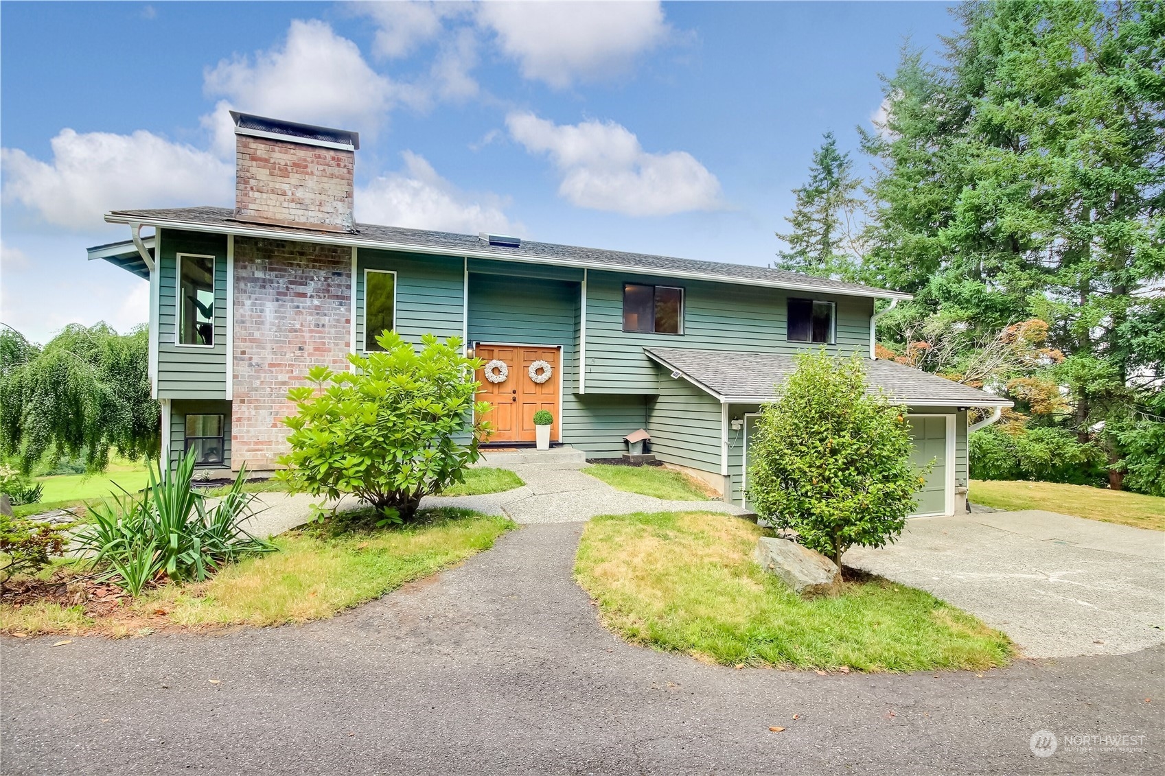 21544 Starbird Road Mount Vernon, WA 98274 - Photo 2 of 40 Gallery Image 2