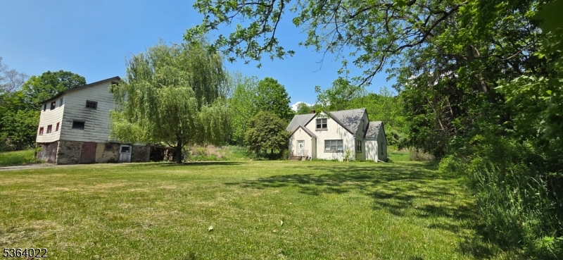 79 Mountain Lake Road Belvidere, NJ 07823 - Photo 3 of 45