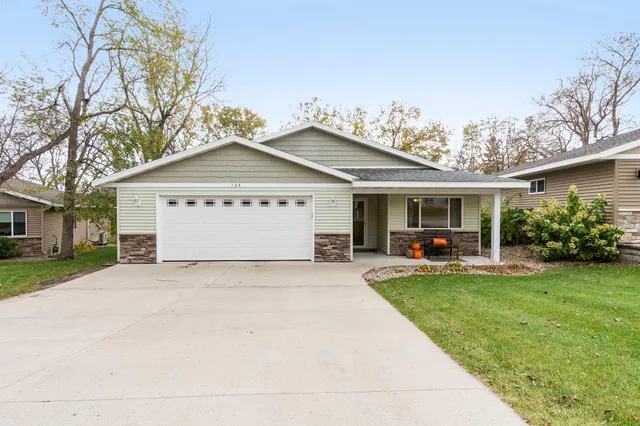 $359,000 | 315 Fairgrounds Road, Unit 104, Alexandria, MN 56308