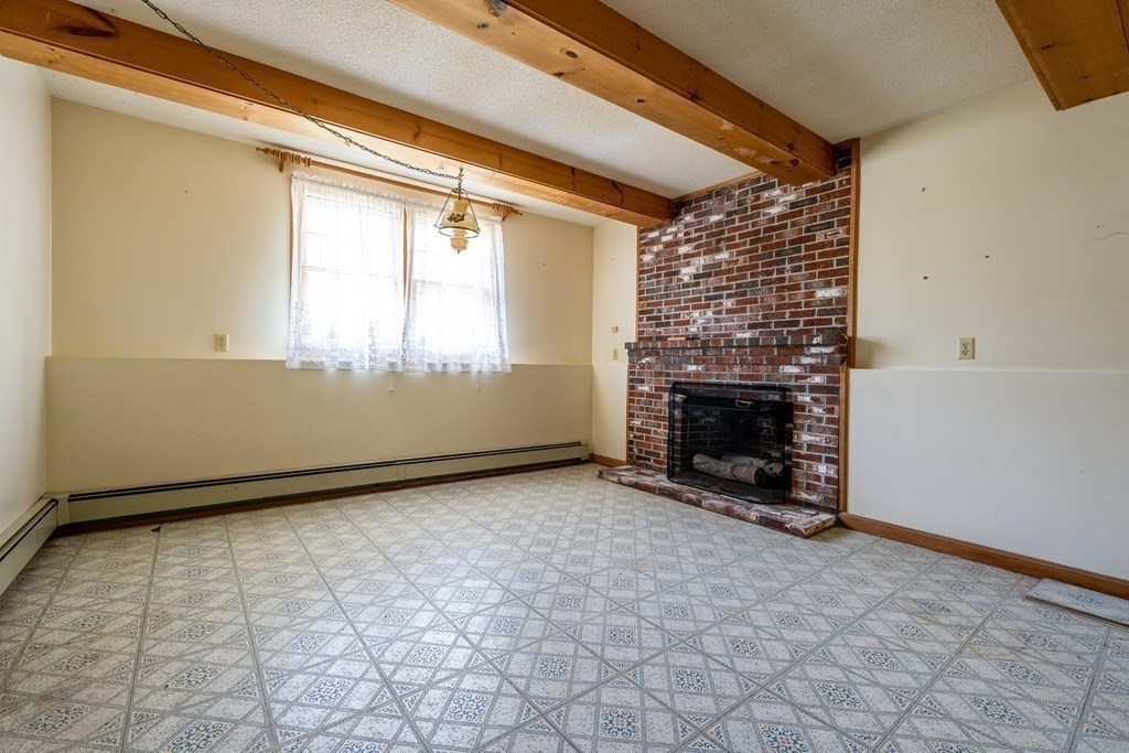 20 Alicia Road Barnstable, MA 02601 - Photo 16 of 24 an empty room with windows