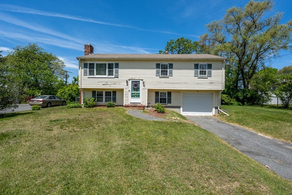 20 Alicia Road Barnstable, MA 02601 - Photo 2 of 24 a view of a yard in front of house