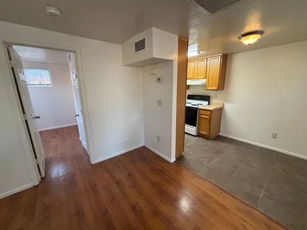 $1,000 | 809 North 9th Avenue, Phoenix, AZ 85007