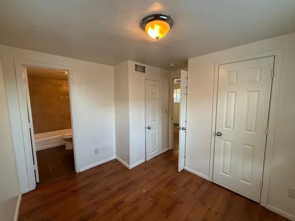 $1,000 | 809 North 9th Avenue, Phoenix, AZ 85007