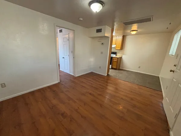 $1,000 | 809 North 9th Avenue, Phoenix, AZ 85007