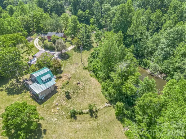 $675,000 | 255 & 257 Crescent Street, Saluda, NC 28773