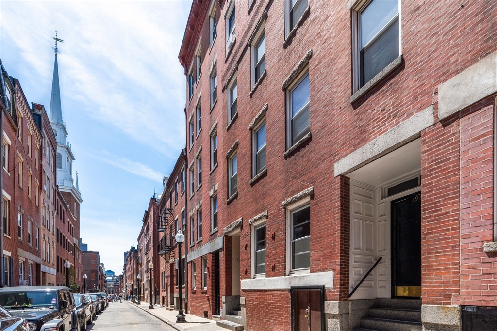 198 Salem Street, Unit 2 Boston, MA 02113 - Photo 21 of 21 a view of a building