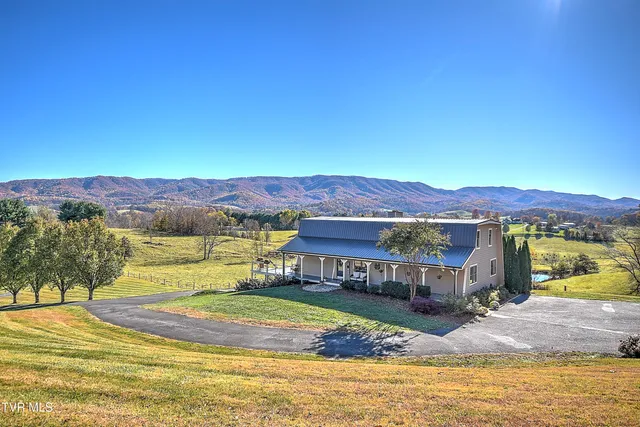 $850,000 | 21072 Delmar Road, Damascus, VA 24236