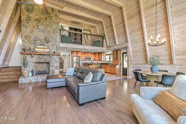 $850,000 | 21072 Delmar Road, Damascus, VA 24236