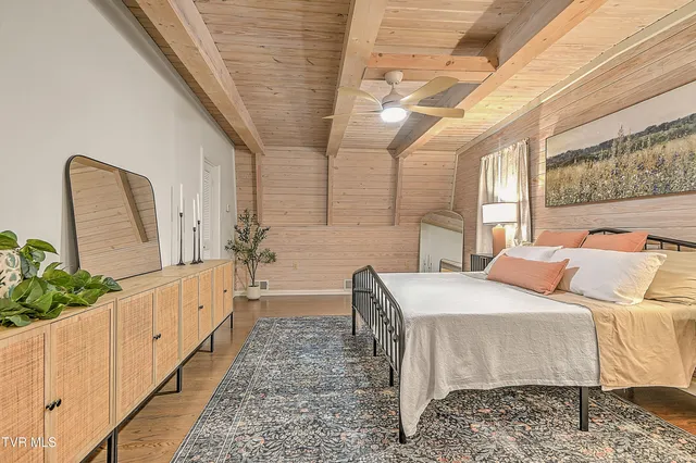 $850,000 | 21072 Delmar Road, Damascus, VA 24236