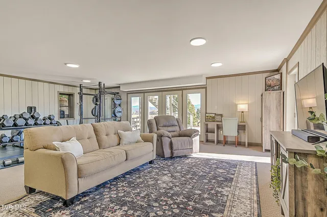 $850,000 | 21072 Delmar Road, Damascus, VA 24236