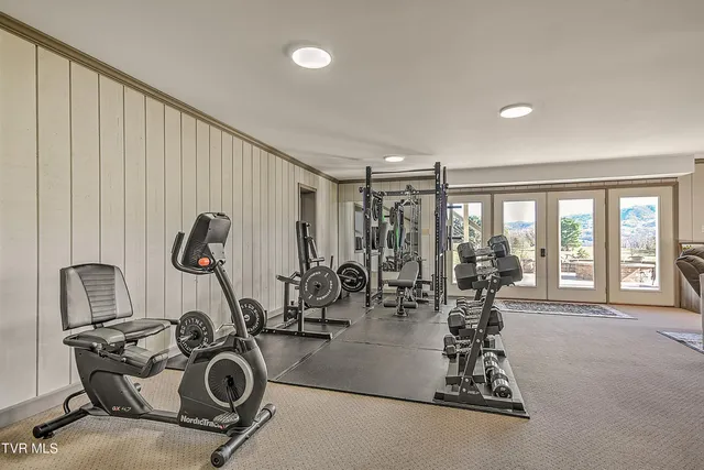 $850,000 | 21072 Delmar Road, Damascus, VA 24236