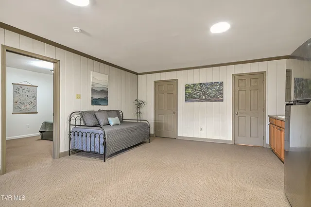 $850,000 | 21072 Delmar Road, Damascus, VA 24236