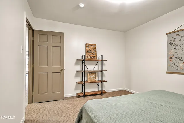 $850,000 | 21072 Delmar Road, Damascus, VA 24236