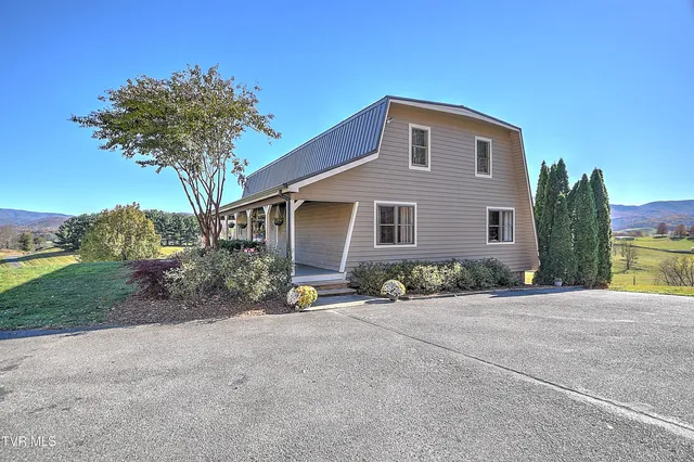 $850,000 | 21072 Delmar Road, Damascus, VA 24236