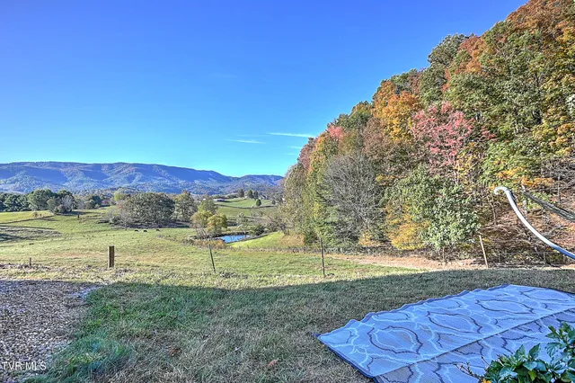 $850,000 | 21072 Delmar Road, Damascus, VA 24236