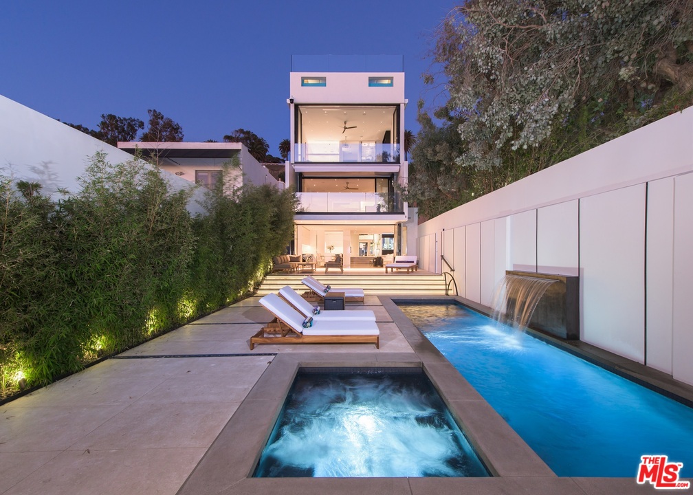 924 Palisades Beach Road Santa Monica, CA 90403 - Photo 34 of 54 a view of houses with outdoor space