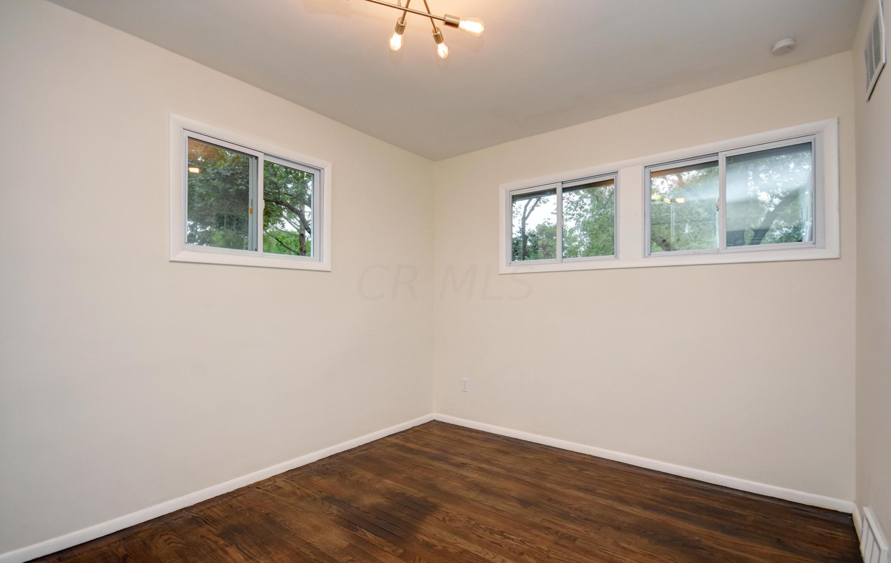 2590 Swansea Road Columbus, OH 43221 - Photo 16 of 27