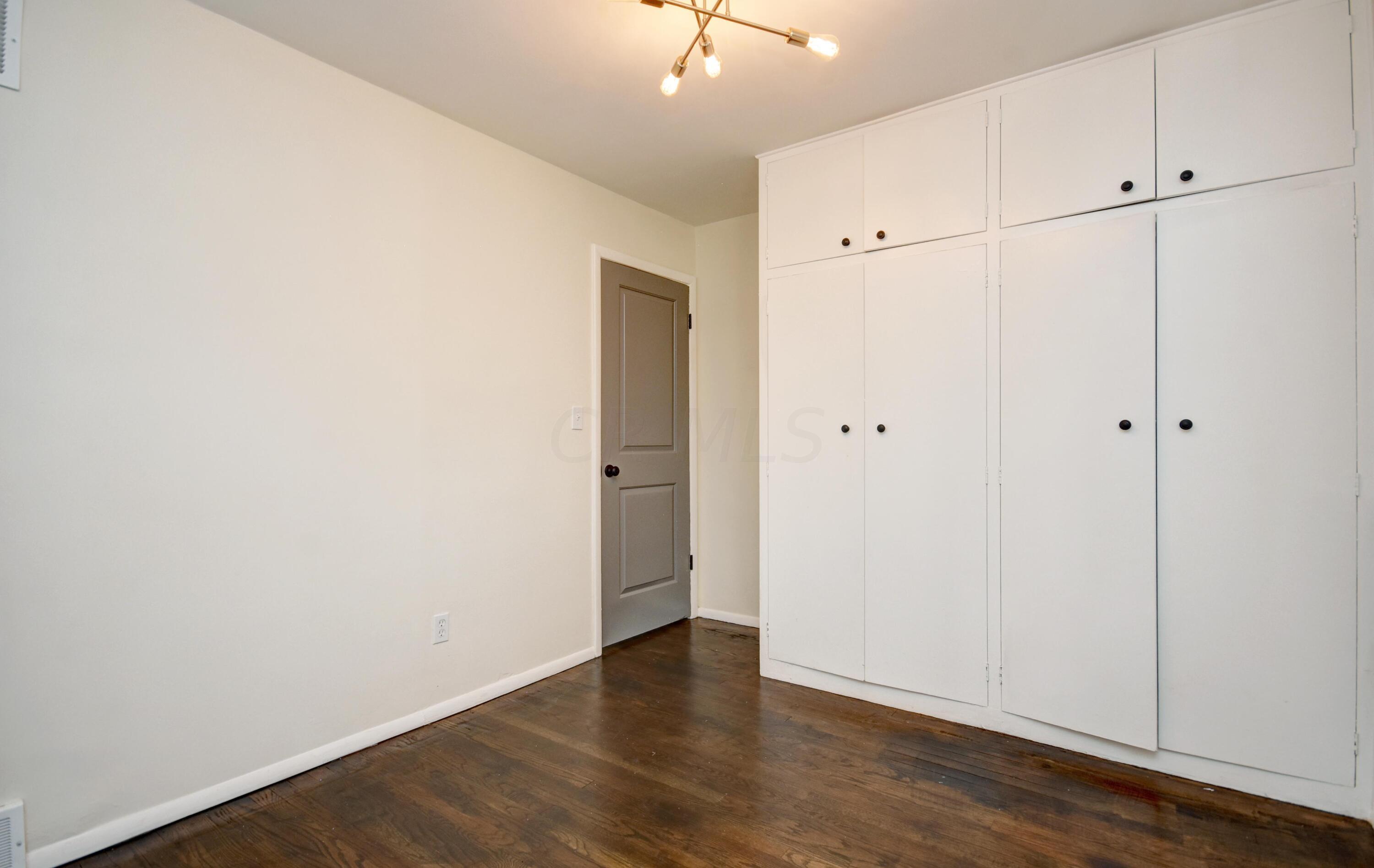 2590 Swansea Road Columbus, OH 43221 - Photo 17 of 27