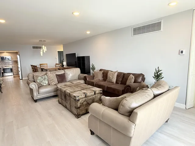 $4,000 | 3450 South Ocean Boulevard, Unit 2220, Palm Beach, FL 33480