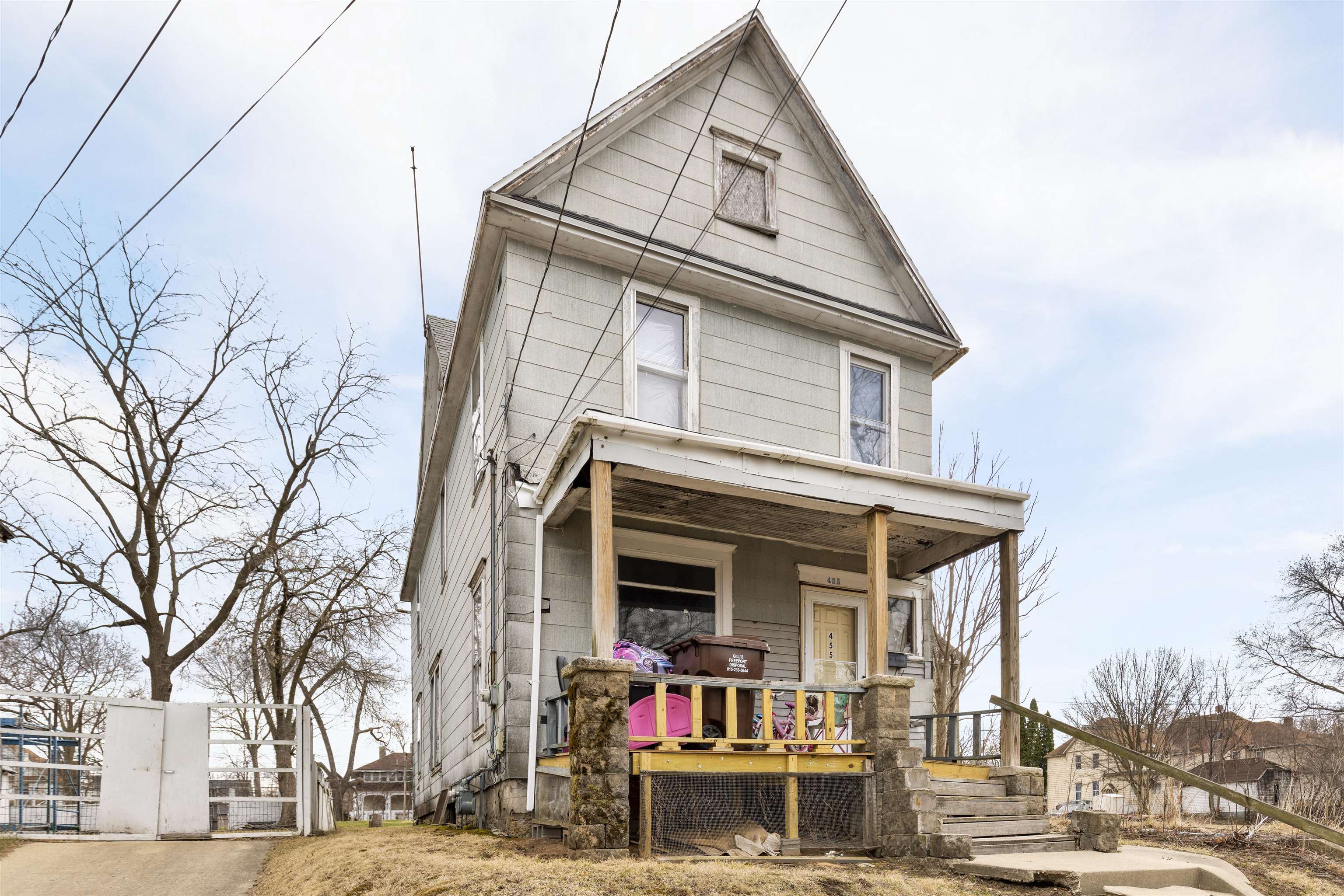 455 South State Avenue Freeport, IL 61032 - Photo 8 of 8 a front view of a house with street