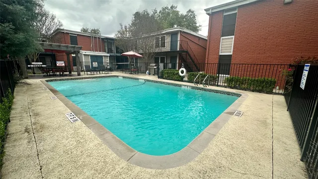 $1,200 | 5426 Menchaca Road, Unit 205, Austin, TX 78745