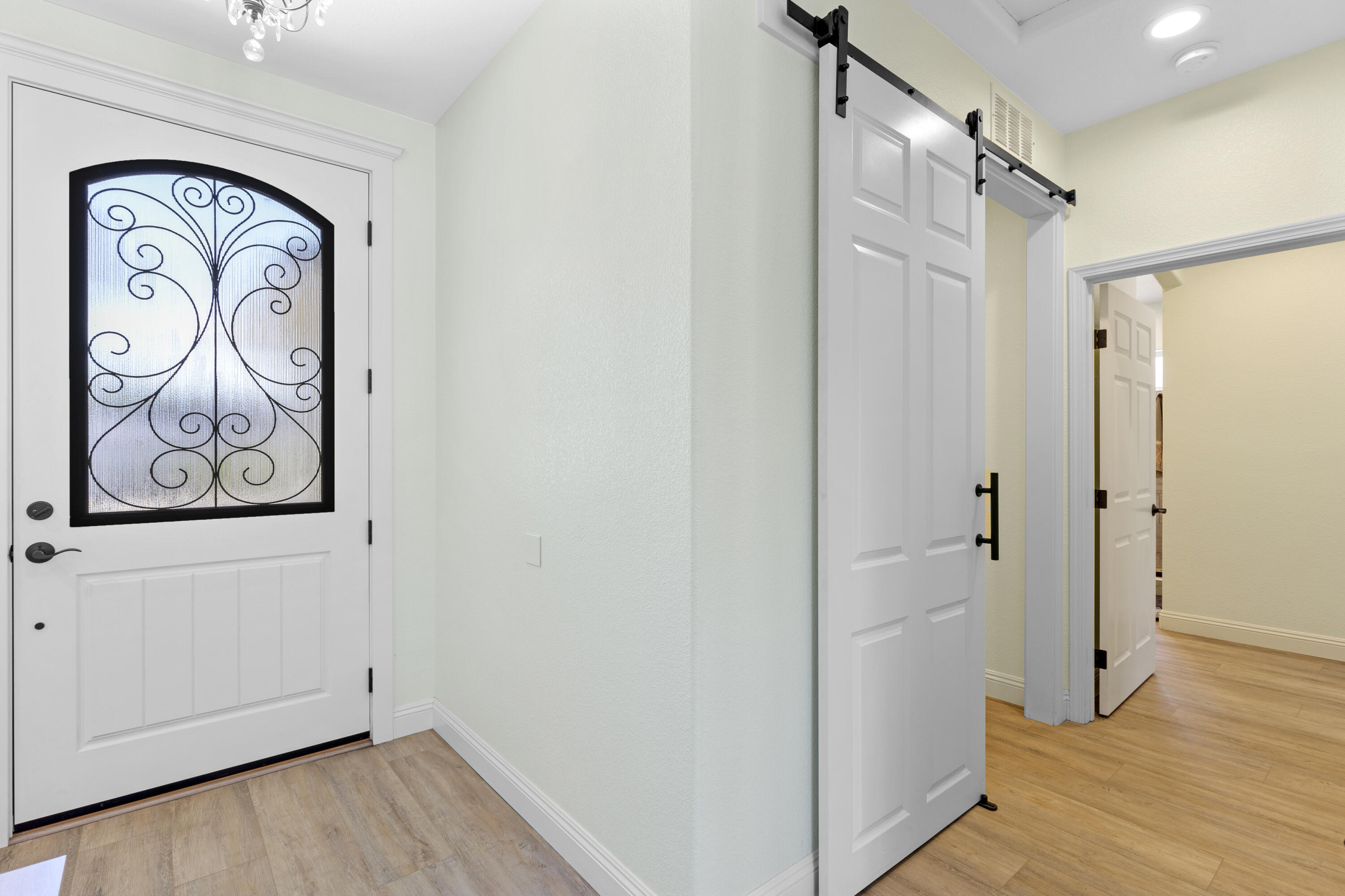 21276 White Pine Drive Tehachapi, CA 93561 - Photo 4 of 33 6Y9A2491 copy