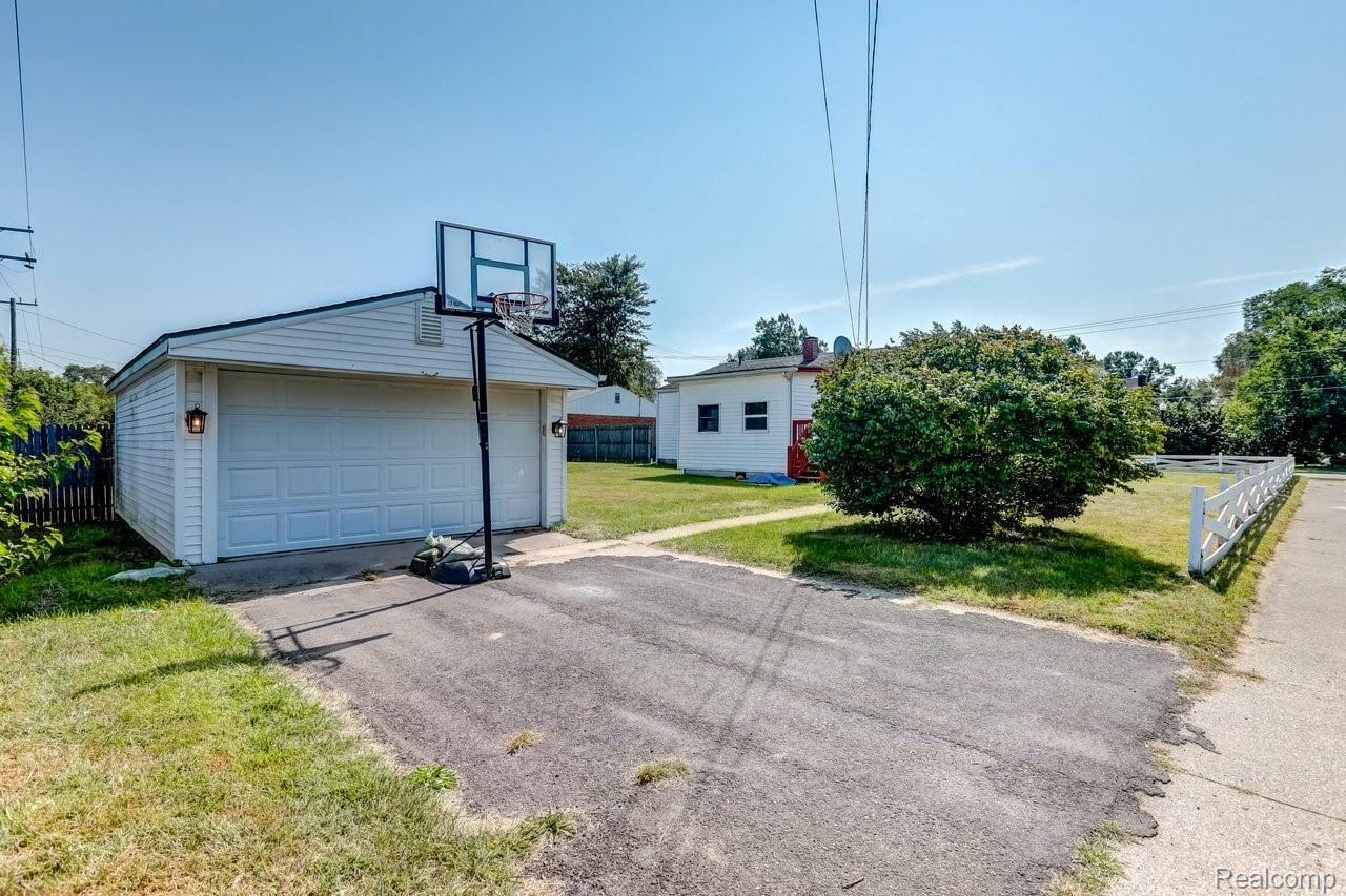 1329 Holmes Road Ypsilanti, MI 48198 - Photo 27 of 28 1329 Holmes Road, Ypsilanti, MI-29.jpg-SMALL