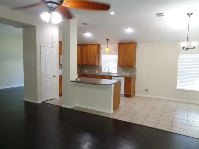 $1,895 | 30034 Saw Oaks Drive, Magnolia, TX 77355