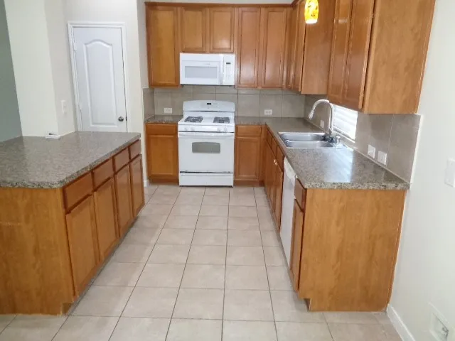 $1,895 | 30034 Saw Oaks Drive, Magnolia, TX 77355