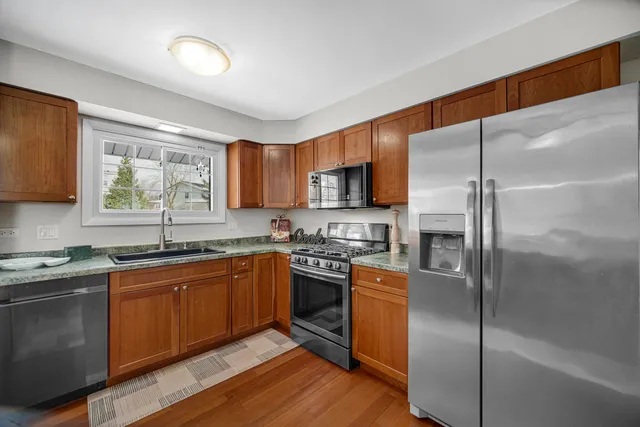 $477,500 | 960 Norman Drive, Hoffman Estates, IL 60192