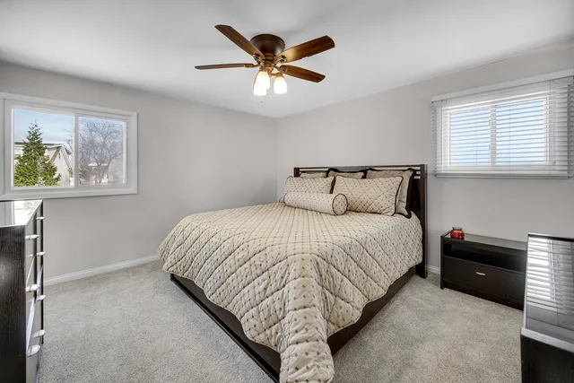 $477,500 | 960 Norman Drive, Hoffman Estates, IL 60192