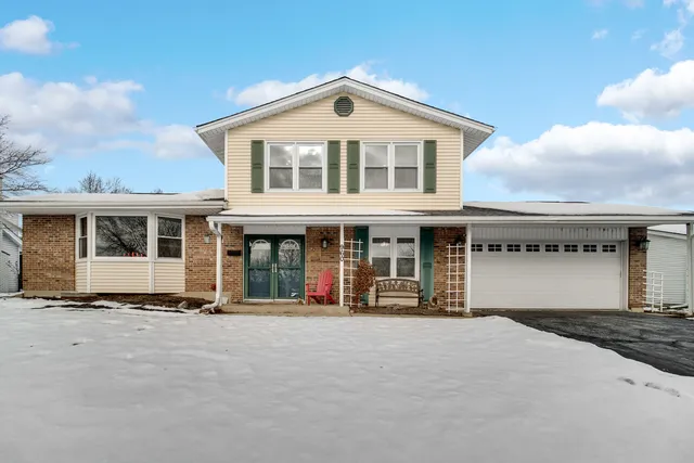 $477,500 | 960 Norman Drive, Hoffman Estates, IL 60192