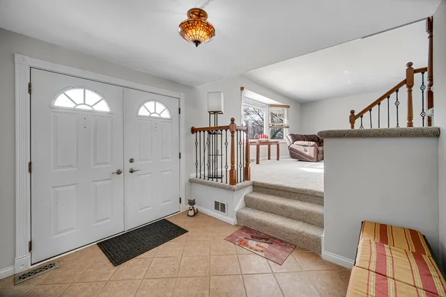 $477,500 | 960 Norman Drive, Hoffman Estates, IL 60192